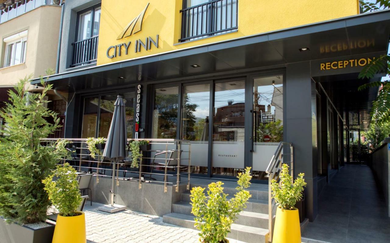 City Inn Pristina Buitenkant foto